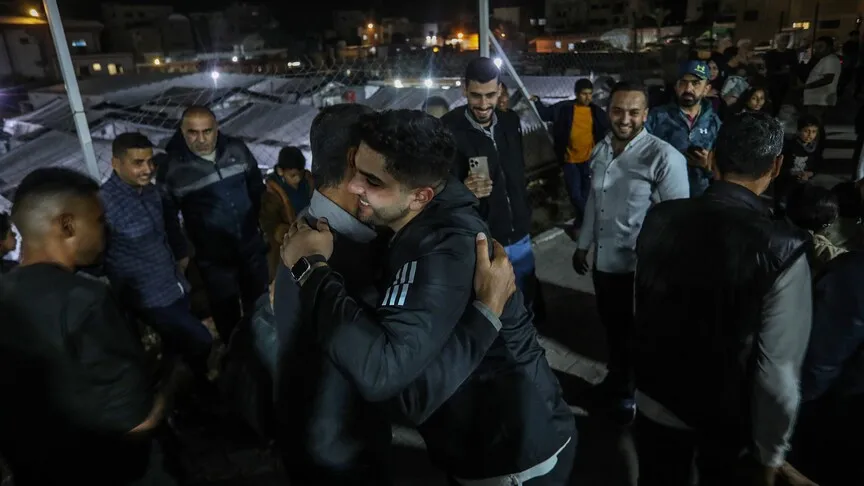Refah Kapısı Açıldı: Gazze'ye Dönüşler Başladı, Duygusal Kavuşmalar Yaşandı