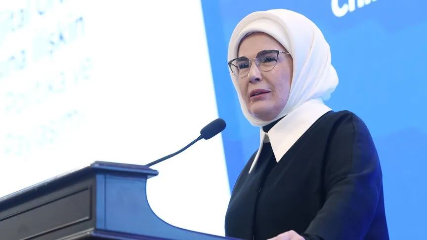 Emine Erdoğan'dan 'Aile ve Nüfus 10 Yılı Vizyonu'na Tam Destek: Gelecek Nesiller İçin Kritik Adım
