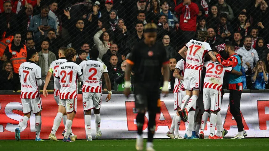 Şampiyonluk Yolu Samsun'da Darbe Aldı: Galatasaray Şokta, Umutlar Azaldı!